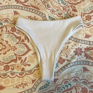 🤍 La Vie en Rose high waisted cheeky bikini bottoms